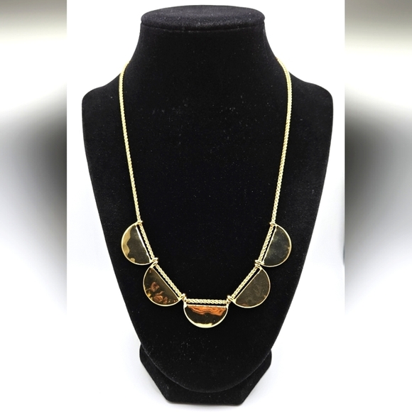 🟢3/$19🟢 Gold Statement Slider Necklace In New Condition 20 inches - Picture 1 of 4